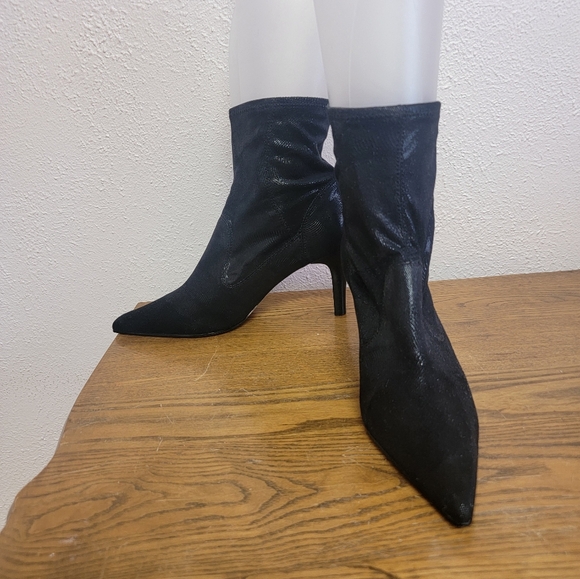 #13 Anne Klein AK Black Pointy Toe Ankle Boot with Stiletto Heel 8.5M - Picture 2 of 14
